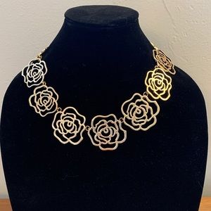 Gold rose design necklace